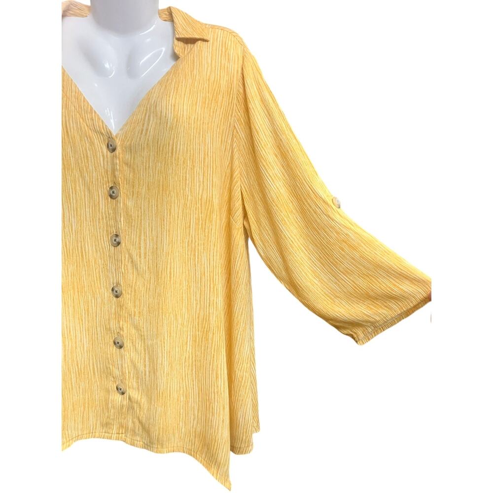 Fred David Women's Yellow V-Neck Roll Tab Sleeve Shark Bite Hem Blouse | Size 1X - Picture 5 of 8
